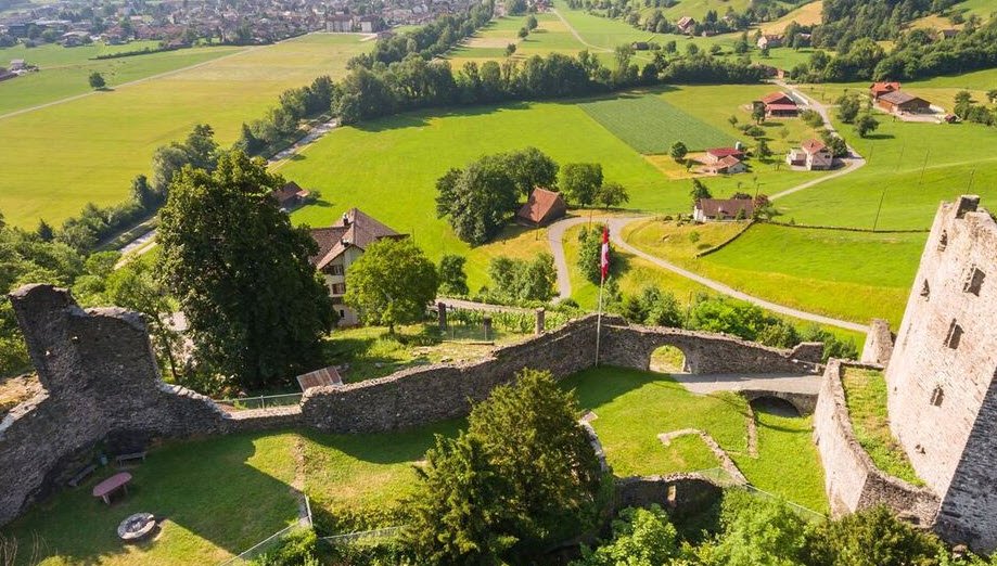 Gräpplang Castle, Flums, Switzerland
